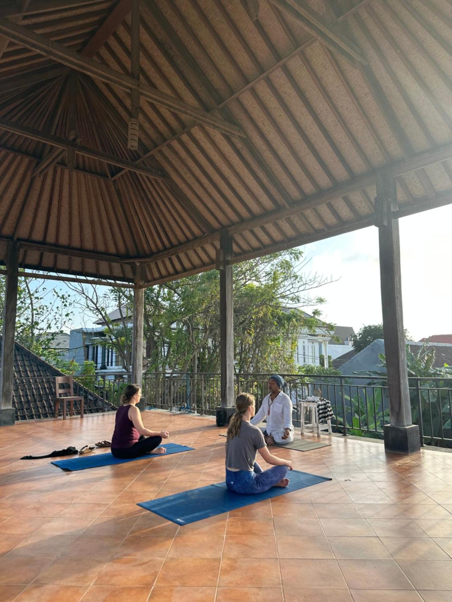 Diuma Residence Yoga Meditation Retreat And Healing Center Sanur Extérieur photo