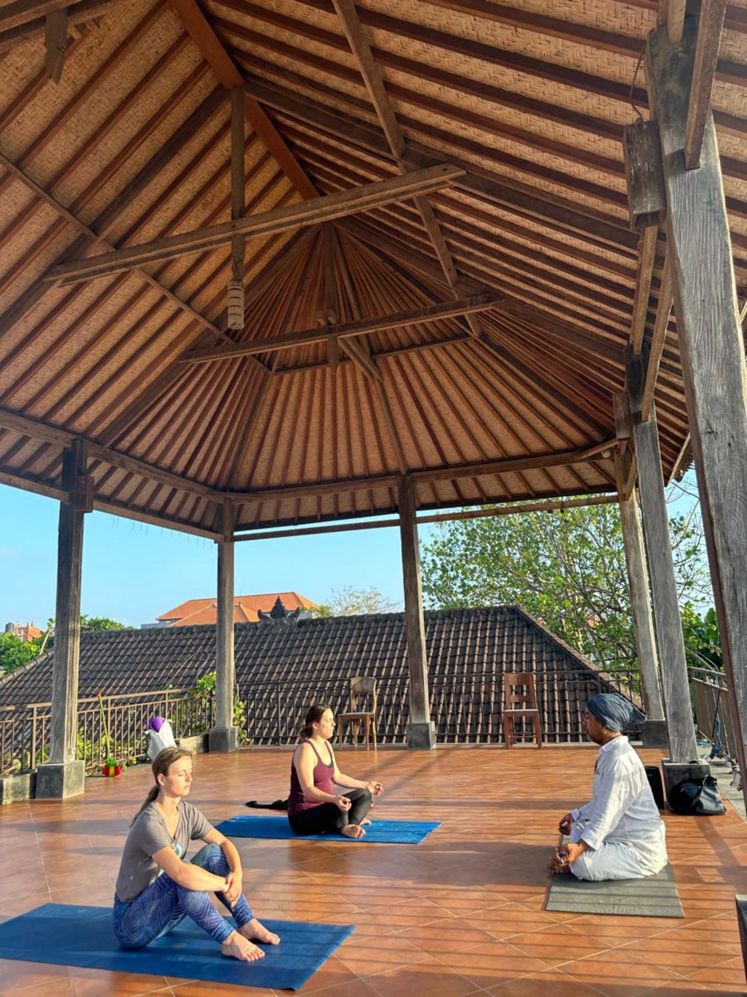 Diuma Residence Yoga Meditation Retreat And Healing Center Sanur Extérieur photo