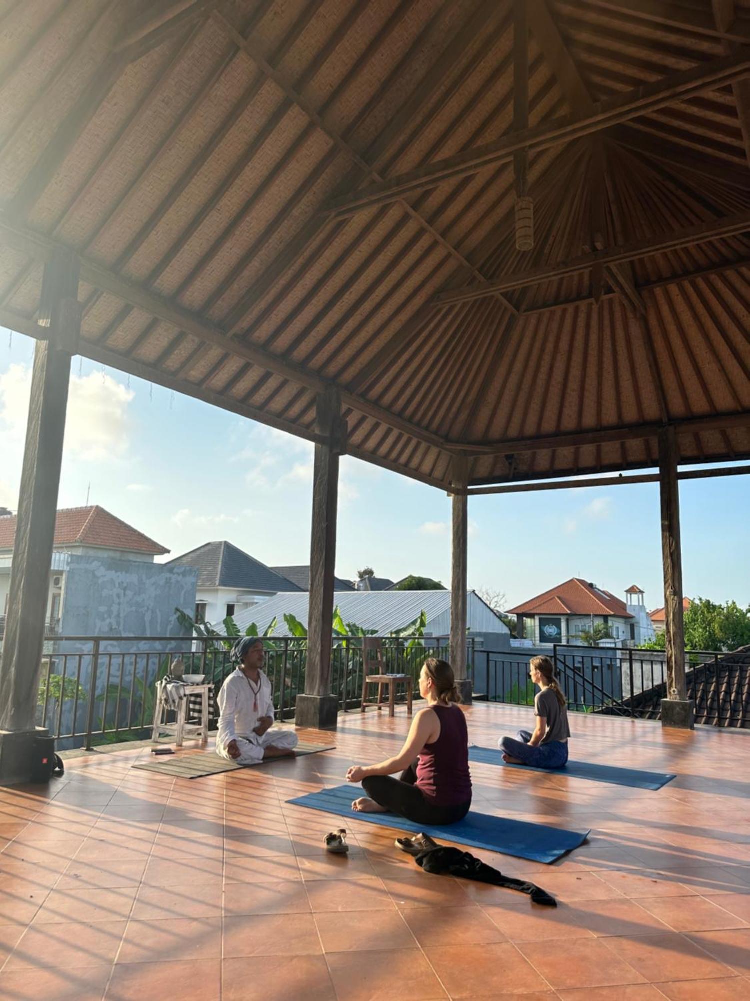 Diuma Residence Yoga Meditation Retreat And Healing Center Sanur Extérieur photo