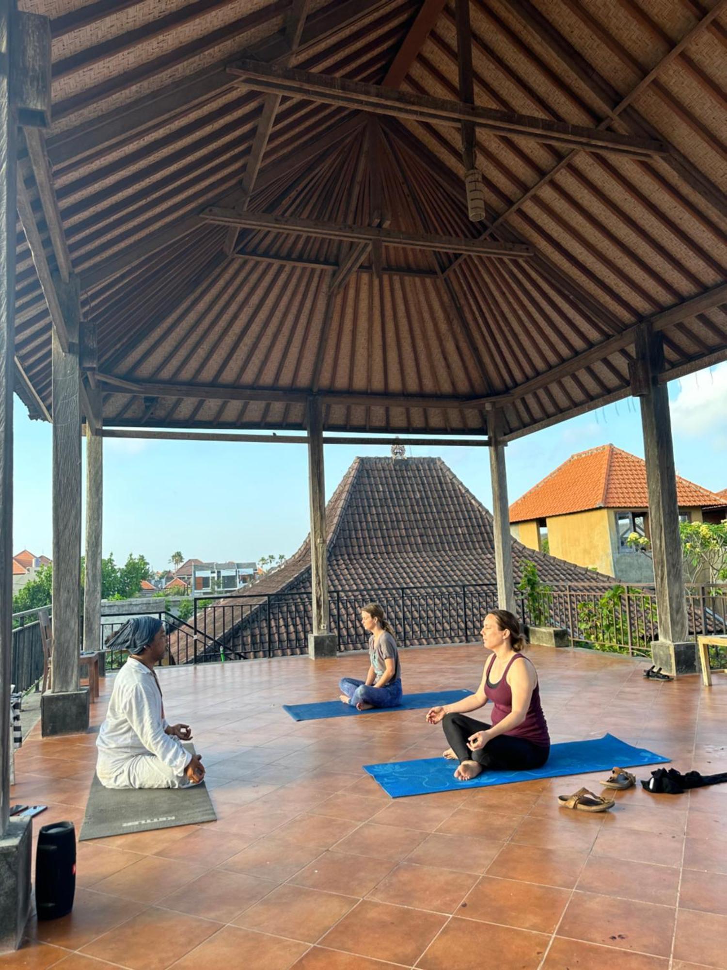 Diuma Residence Yoga Meditation Retreat And Healing Center Sanur Extérieur photo