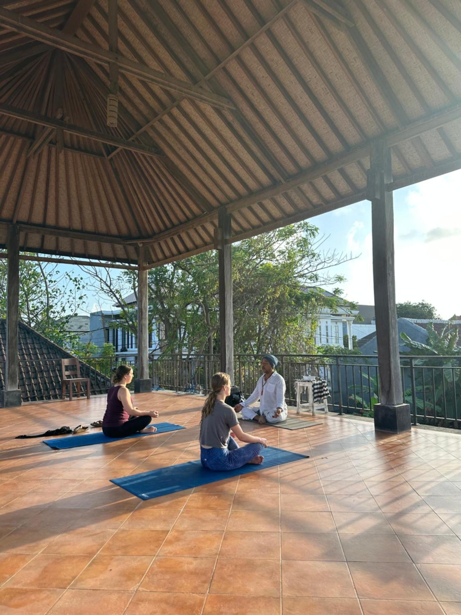 Diuma Residence Yoga Meditation Retreat And Healing Center Sanur Extérieur photo