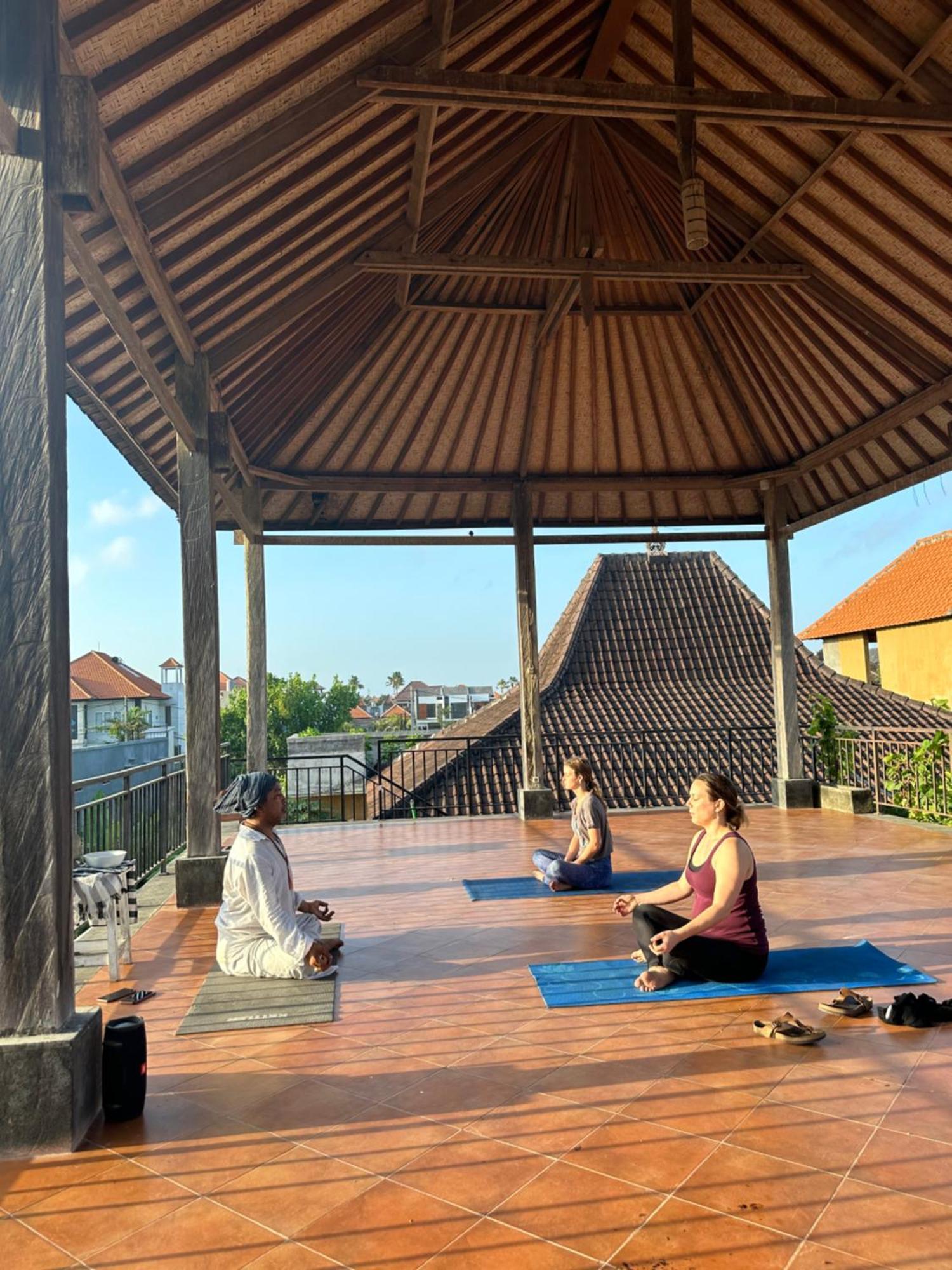 Diuma Residence Yoga Meditation Retreat And Healing Center Sanur Extérieur photo